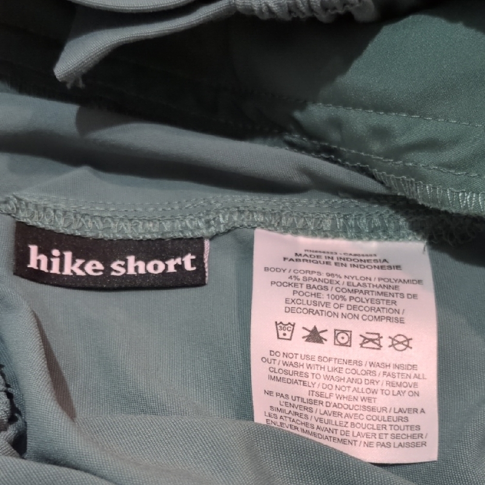 Nike ACG Shorts with Adjustable Belt XS - Picture 3 of 12